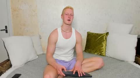 Snapshot of thejacob_d chatting on April 21, 5:17 pm thejacob_d online show from April 21, 5:17 pm