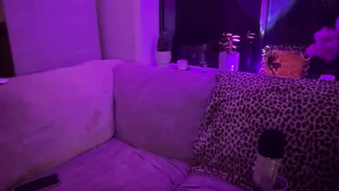 Snapshot of thejadeempress777 chatting on October 19, 4:35 am thejadeempress777 online show from October 19, 4:35 am