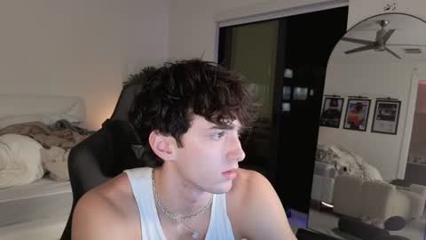 Snapshot of thejakerichard chatting on July 10, 2:27 am thejakerichard online show from July 10, 2:27 am