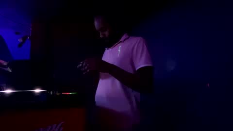 Snapshot of thejamaican101 chatting on September 15, 4:01 am Alex876 online show from September 15, 4:01 am