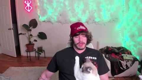 Snapshot of thejohnnystone chatting on March 19, 12:25 am Johnny Stone online show from March 19, 12:25 am