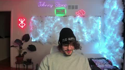 Snapshot of thejohnnystone chatting on April 2, 12:19 am Johnny Stone online show from April 2, 12:19 am