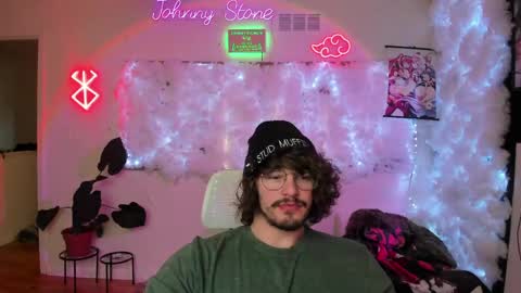Snapshot of thejohnnystone chatting on April 21, 12:12 am Johnny Stone online show from April 21, 12:12 am