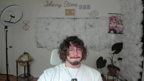 Snapshot of thejohnnystone chatting on May 1, 12:15 am Johnny Stone online show from May 1, 12:15 am