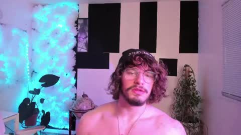 Snapshot of thejohnnystone chatting on May 15, 11:56 pm Johnny Stone online show from May 15, 11:56 pm