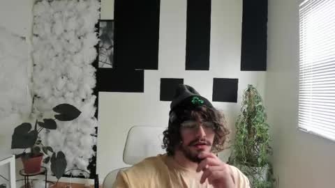 Snapshot of thejohnnystone chatting on June 1, 10:22 pm Johnny Stone online show from June 1, 10:22 pm