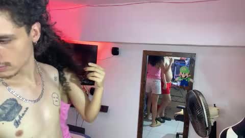 Snapshot of theking11220 chatting on February 1, 10:03 am theking11220 online show from February 1, 10:03 am