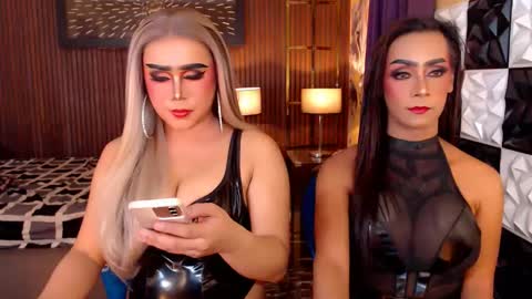 Snapshot of thelastdestroyerxx chatting on April 19, 5:29 am Paula online show from April 19, 5:29 am