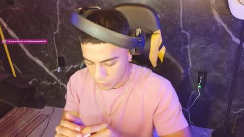 Snapshot of thelitoshowofficial chatting on April 6, 6:36 am thelitoshowofficial online show from April 6, 6:36 am