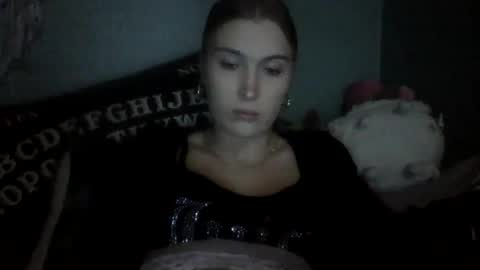 Snapshot of thelittlebambii chatting on December 22, 11:09 pm Little Bambii online show from December 22, 11:09 pm