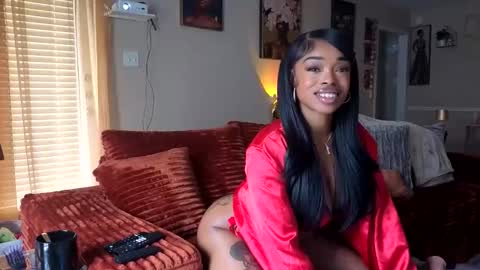 thelovelybrown online show from May 8, 3:50 pm
