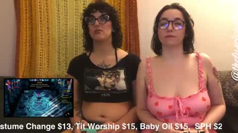 Snapshot of thelusciouslibra chatting on February 27, 1:49 am thelusciouslibra online show from February 27, 1:49 am