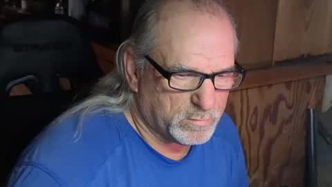 Snapshot of themasseure1 chatting on April 24, 11:56 am themasseure1 online show from April 24, 11:56 am