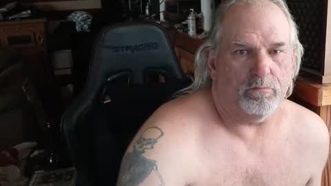 Snapshot of themasseure1 chatting on May 1, 10:47 pm themasseure1 online show from May 1, 10:47 pm