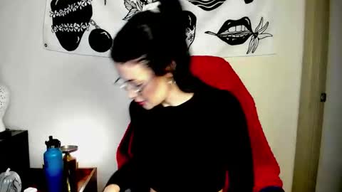 themelrose online show from October 23, 8:29 pm