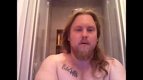 thenewdude1992 online show from October 16, 6:31 pm