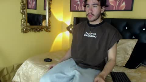Snapshot of theo_riviera chatting on May 21, 1:18 pm theo_riviera online show from May 21, 1:18 pm