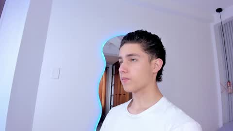 Snapshot of theohawke_ chatting on January 5, 1:36 pm THEO- MATEO online show from January 5, 1:36 pm