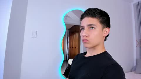  THEO- MATEO  online show from January 7, 1:57 pm