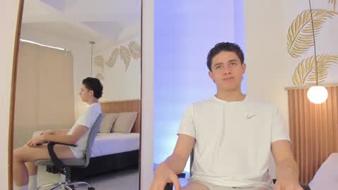 Snapshot of theohawke_ chatting on January 11, 4:36 pm THEO- MATEO online show from January 11, 4:36 pm