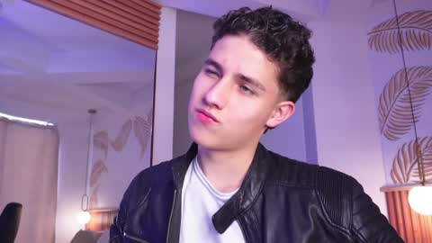 Snapshot of theohawke_ chatting on January 23, 4:59 pm THEO- MATEO online show from January 23, 4:59 pm