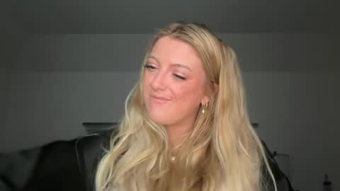 Snapshot of theoneandonlyava chatting on July 8, 11:15 am Ava online show from July 8, 11:15 am