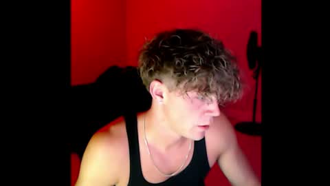 Snapshot of theonlylogan chatting on June 24, 1:59 am Logann online show from June 24, 1:59 am