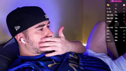 Snapshot of theoravi chatting on December 2, 3:23 am Theo Ravi online show from December 2, 3:23 am