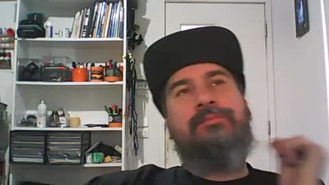 Snapshot of theozbeardguy chatting on June 30, 4:24 am aussiebeard online show from June 30, 4:24 am