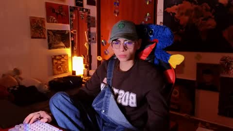 Snapshot of theprince_red chatting on April 8, 8:31 pm Matt independent model online show from April 8, 8:31 pm