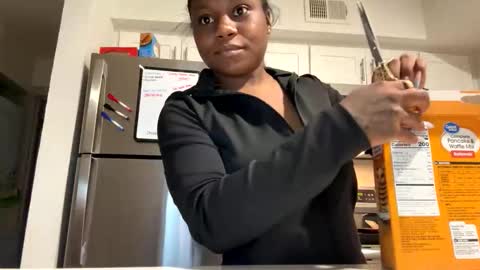 Snapshot of thequeen_777 chatting on October 17, 12:30 pm thequeen_777 online show from October 17, 12:30 pm