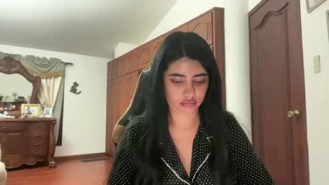 Snapshot of therealcamilabaddie chatting on January 12, 3:28 am therealcamilabaddie online show from January 12, 3:28 am