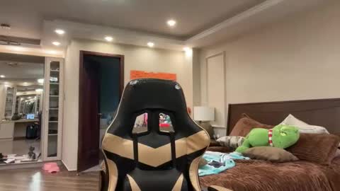 Snapshot of therealcamilabaddie chatting on October 12, 7:35 pm therealcamilabaddie online show from October 12, 7:35 pm