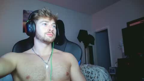 Snapshot of thereonfitt chatting on November 3, 8:48 am thereonfitt online show from November 3, 8:48 am