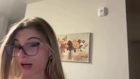 therosiecheeks online show from February 18, 1:56 am