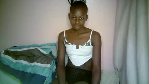 Snapshot of therry_heart chatting on September 28, 7:03 am hearty online show from September 28, 7:03 am