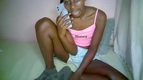 Snapshot of therry_heart chatting on September 29, 10:53 am hearty online show from September 29, 10:53 am