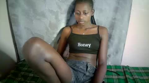Snapshot of therry_heart chatting on October 19, 8:53 pm hearty online show from October 19, 8:53 pm