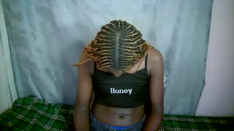 Snapshot of therry_heart chatting on November 28, 10:51 am hearty online show from November 28, 10:51 am