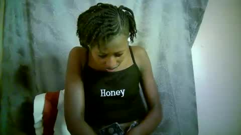 Snapshot of therry_heart chatting on February 15, 1:41 pm hearty online show from February 15, 1:41 pm