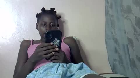 Snapshot of therry_heart chatting on February 25, 7:12 pm hearty online show from February 25, 7:12 pm