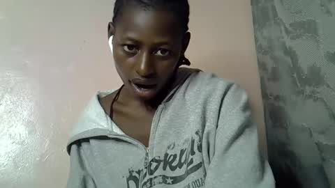 Snapshot of therry_heart chatting on March 13, 4:08 am hearty online show from March 13, 4:08 am