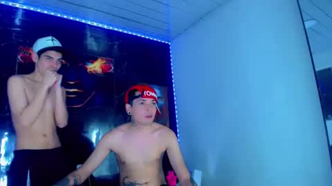 David y Daniel online show from June 14, 2:24 am