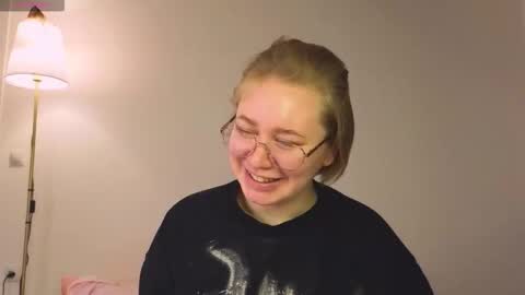 Snapshot of thestaronsky chatting on January 13, 5:35 am Lucia online show from January 13, 5:35 am