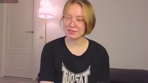 Snapshot of thestaronsky chatting on January 15, 5:45 am Lucia online show from January 15, 5:45 am