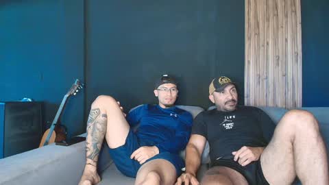 Snapshot of thestraightroom chatting on April 9, 12:54 pm thestraightroom online show from April 9, 12:54 pm