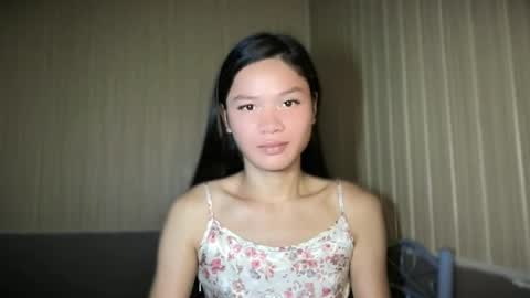 Snapshot of thesweetgirlugly_lilly chatting on June 16, 7:27 pm thesweetgirlugly_lilly online show from June 16, 7:27 pm