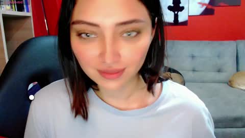 Snapshot of thesweethari chatting on January 20, 11:54 pm I dont do real meetings My bio online show from January 20, 11:54 pm