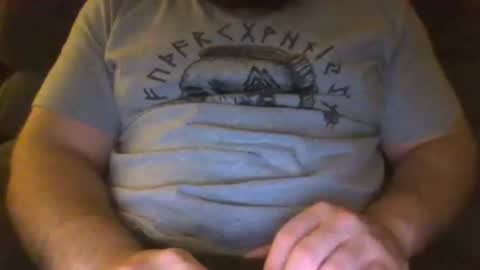 Snapshot of thethril1990 chatting on December 1, 3:22 am Thethrill online show from December 1, 3:22 am