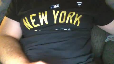 Snapshot of thethril1990 chatting on April 25, 11:24 pm Thethrill online show from April 25, 11:24 pm
